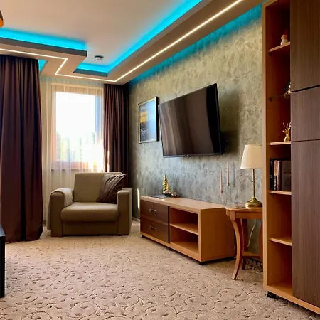 Deluxe 33 Mountain *